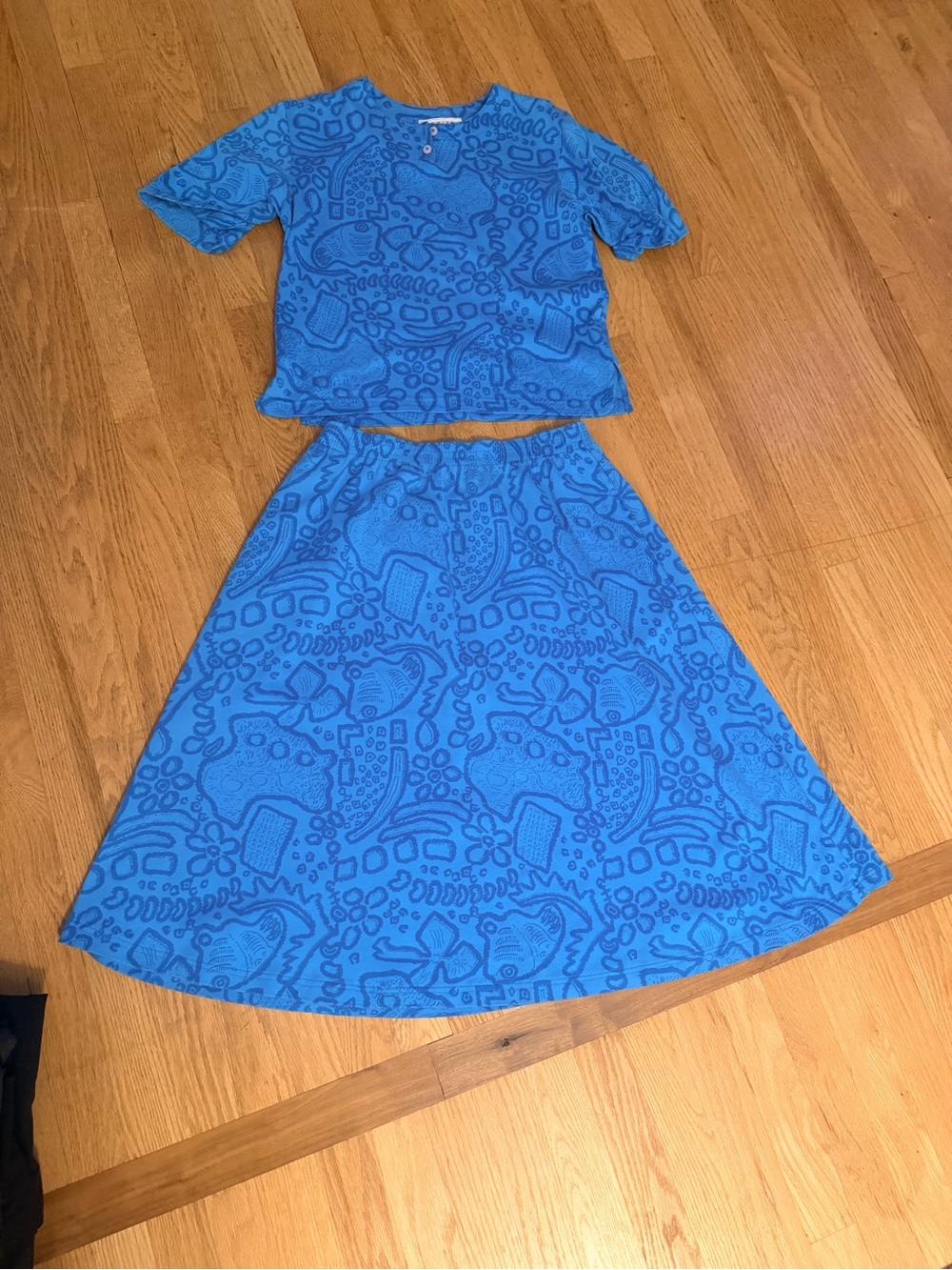 Ladies Sz Small/Medium "Petite Sophisticate" Turquoise Printed Top & Bottom GUC